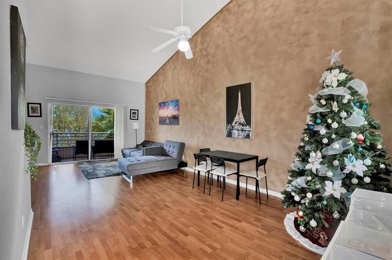 3413 NW 44th St, Unit 205, Lauderdale Lakes, FL 33309 Photo