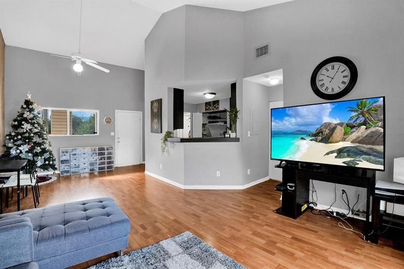 3413 NW 44th St, Unit 205, Lauderdale Lakes, FL 33309 Photo