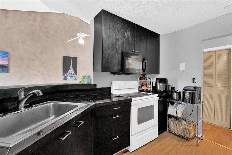 3413 NW 44th St, Unit 205, Lauderdale Lakes, FL 33309 Photo