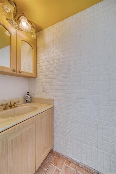 2612 W 54th Place, Unit 204, Hialeah, FL 33016 Photo