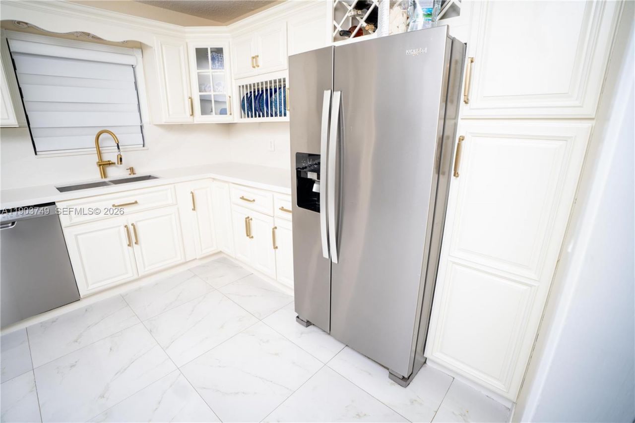 20331 NE 10th Ct, Miami, FL 33179 Photo