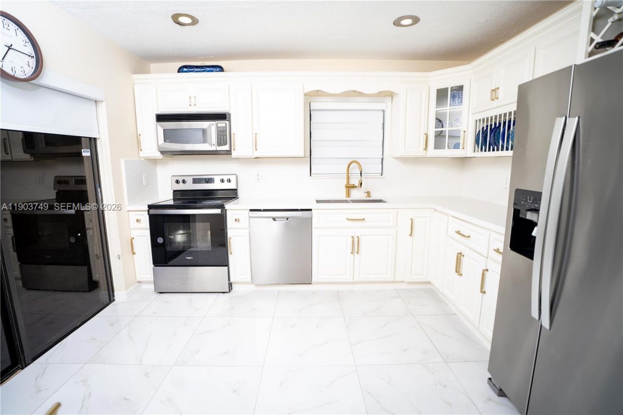 20331 NE 10th Ct, Miami, FL 33179 Photo