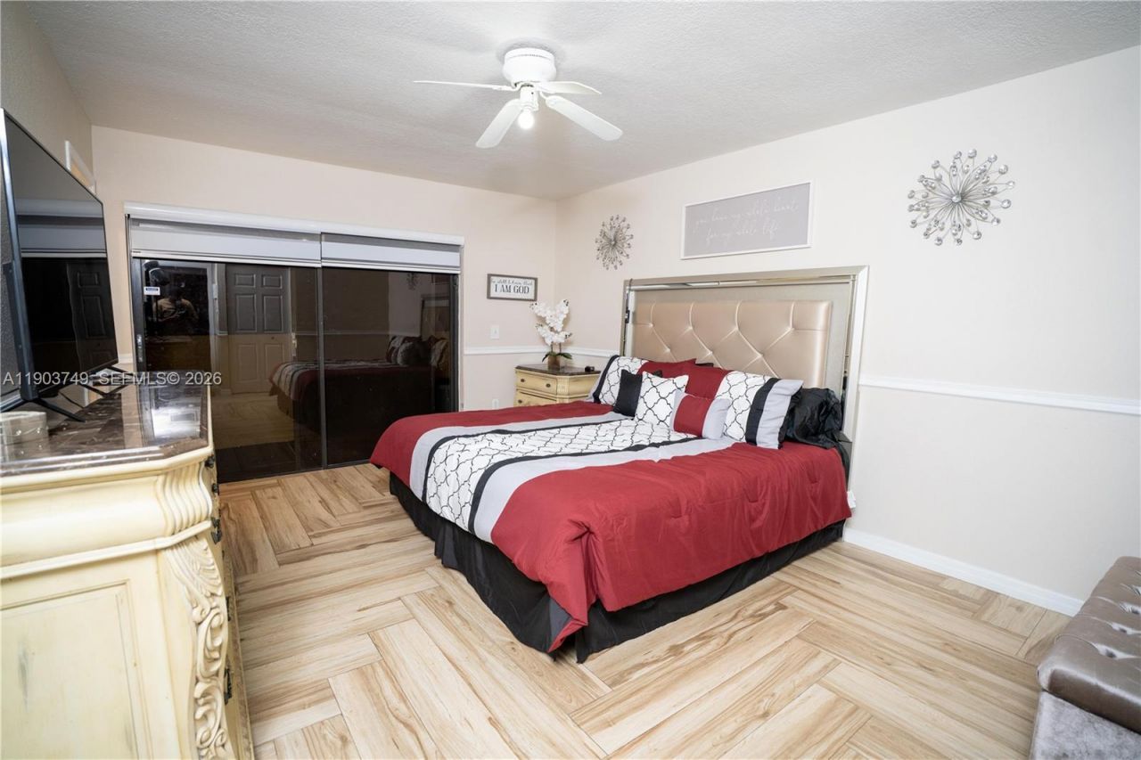 20331 NE 10th Ct, Miami, FL 33179 Photo