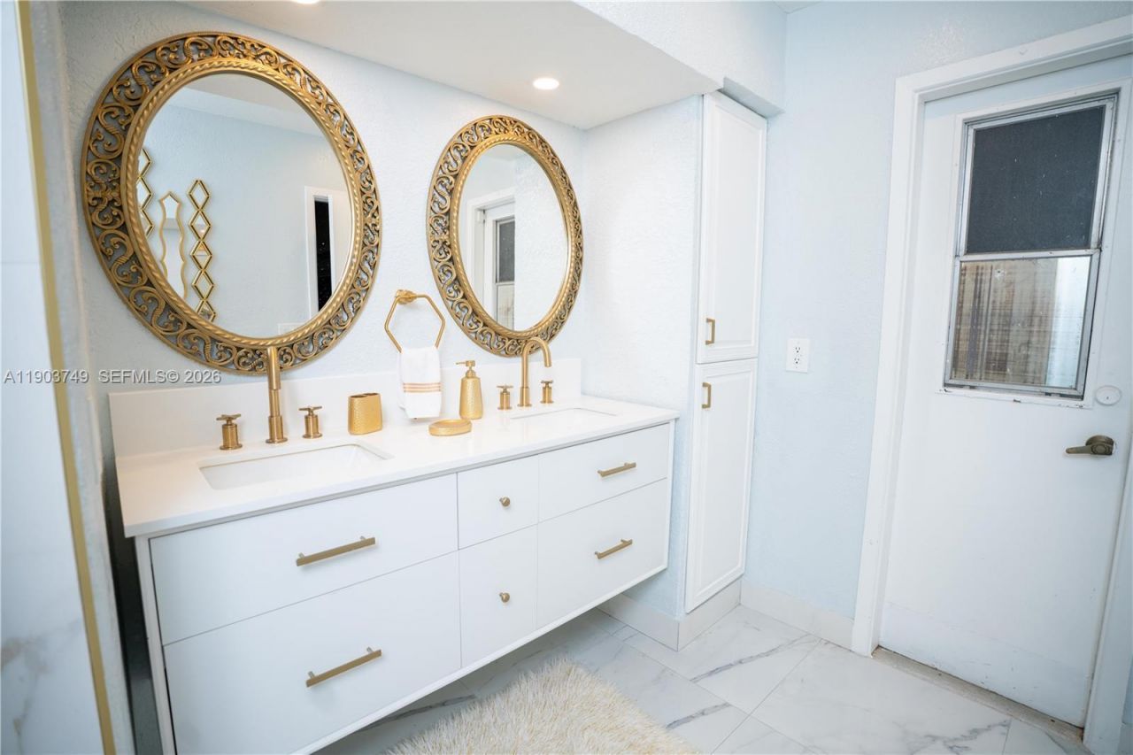 20331 NE 10th Ct, Miami, FL 33179 Photo