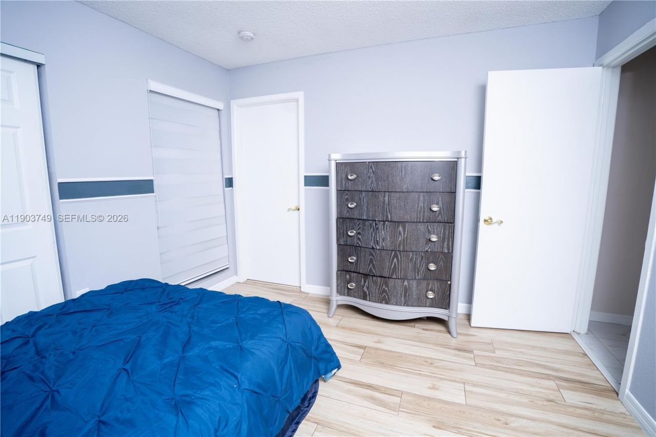 20331 NE 10th Ct, Miami, FL 33179 Photo