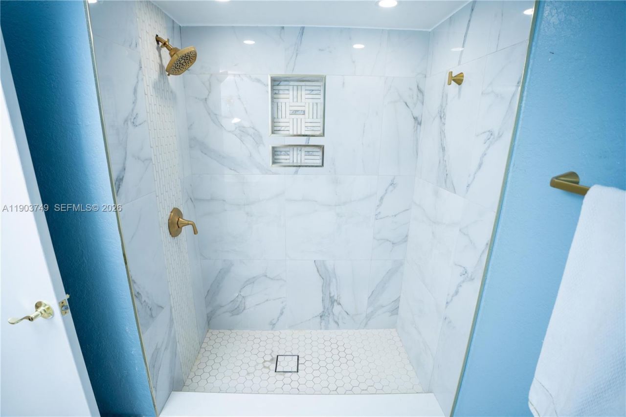 20331 NE 10th Ct, Miami, FL 33179 Photo