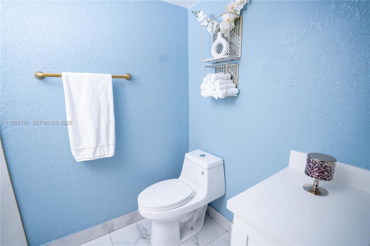 20331 NE 10th Ct, Miami, FL 33179 Photo