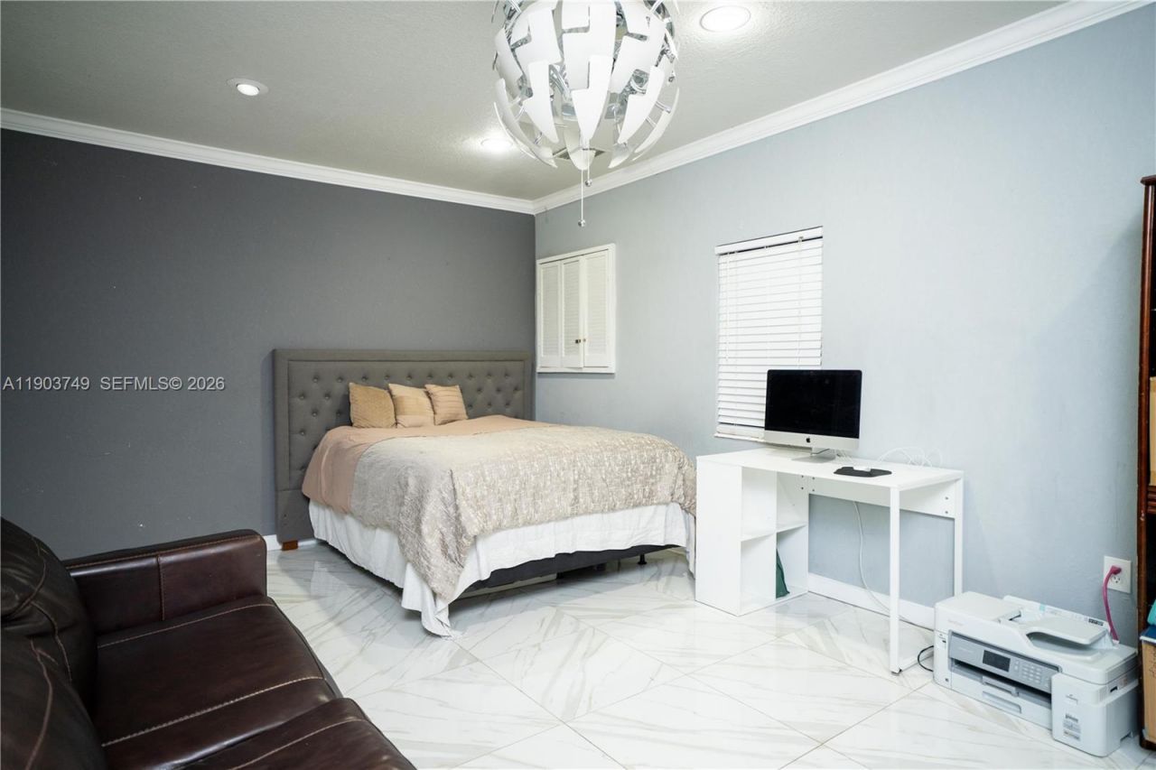 20331 NE 10th Ct, Miami, FL 33179 Photo