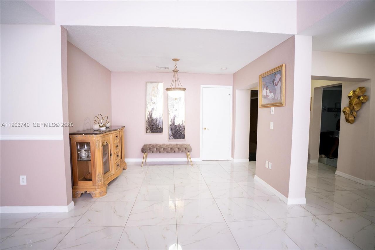 20331 NE 10th Ct, Miami, FL 33179 Photo