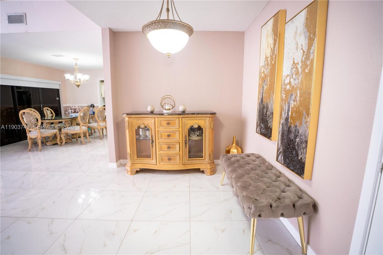 20331 NE 10th Ct, Miami, FL 33179 Photo