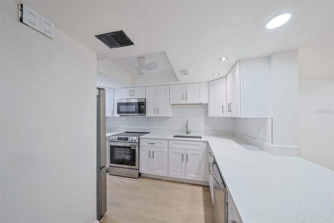 1028 Apollo Beach Boulevard, Unit 2, Apollo Beach, FL 33572 Photo