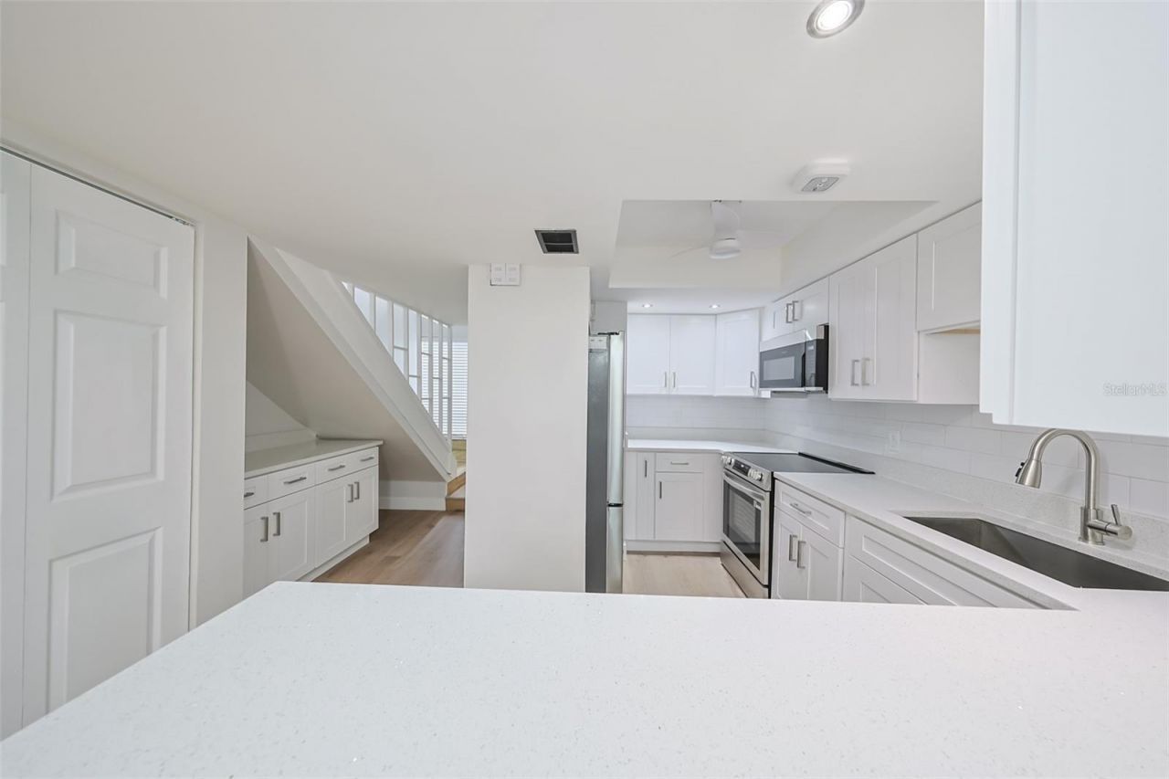 1028 Apollo Beach Boulevard, Unit 2, Apollo Beach, FL 33572 Photo