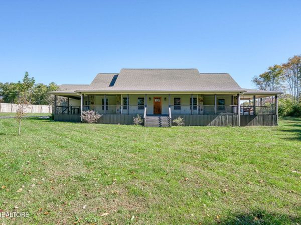 1112 Gray Eagle Drive, Crossville, TN 38572