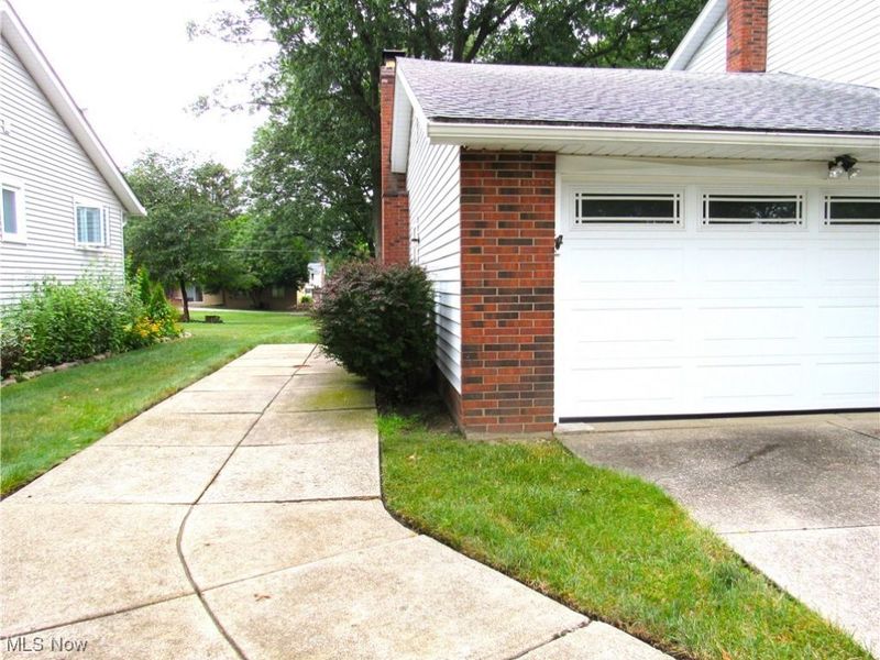 4805 Maple Hill Drive, Seven Hills, OH 44131 Photo 31