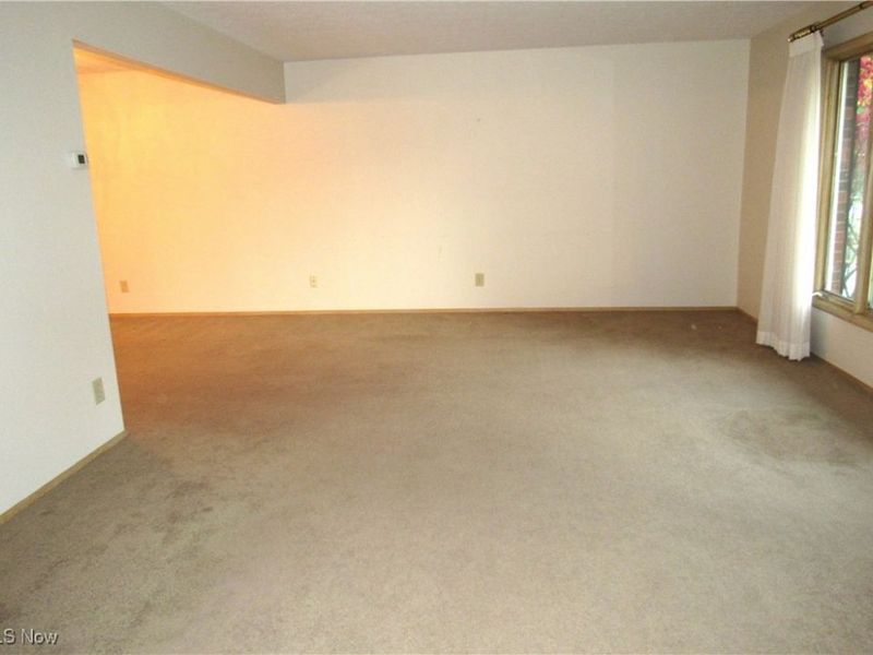 4805 Maple Hill Drive, Seven Hills, OH 44131 Photo 8
