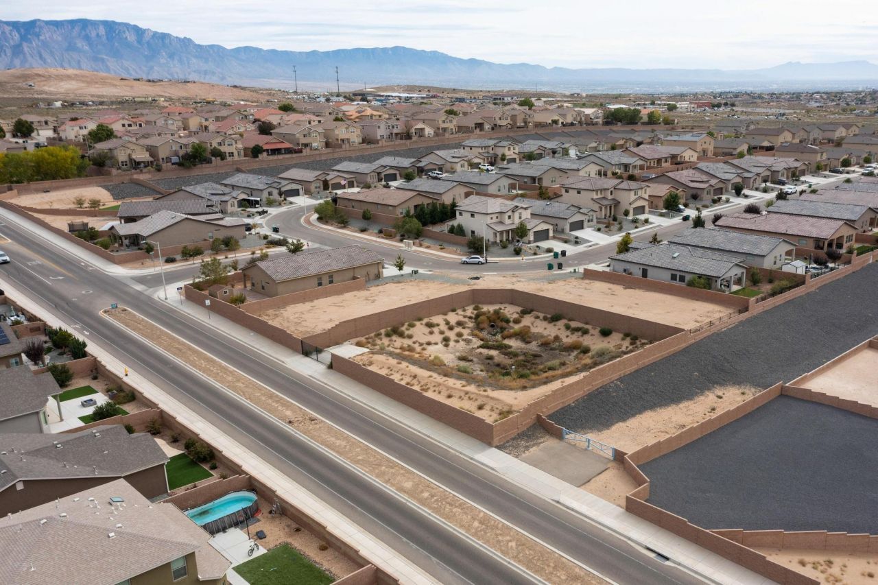 1215 Grace Street Ne, Rio Rancho, NM 87144 Main Photo