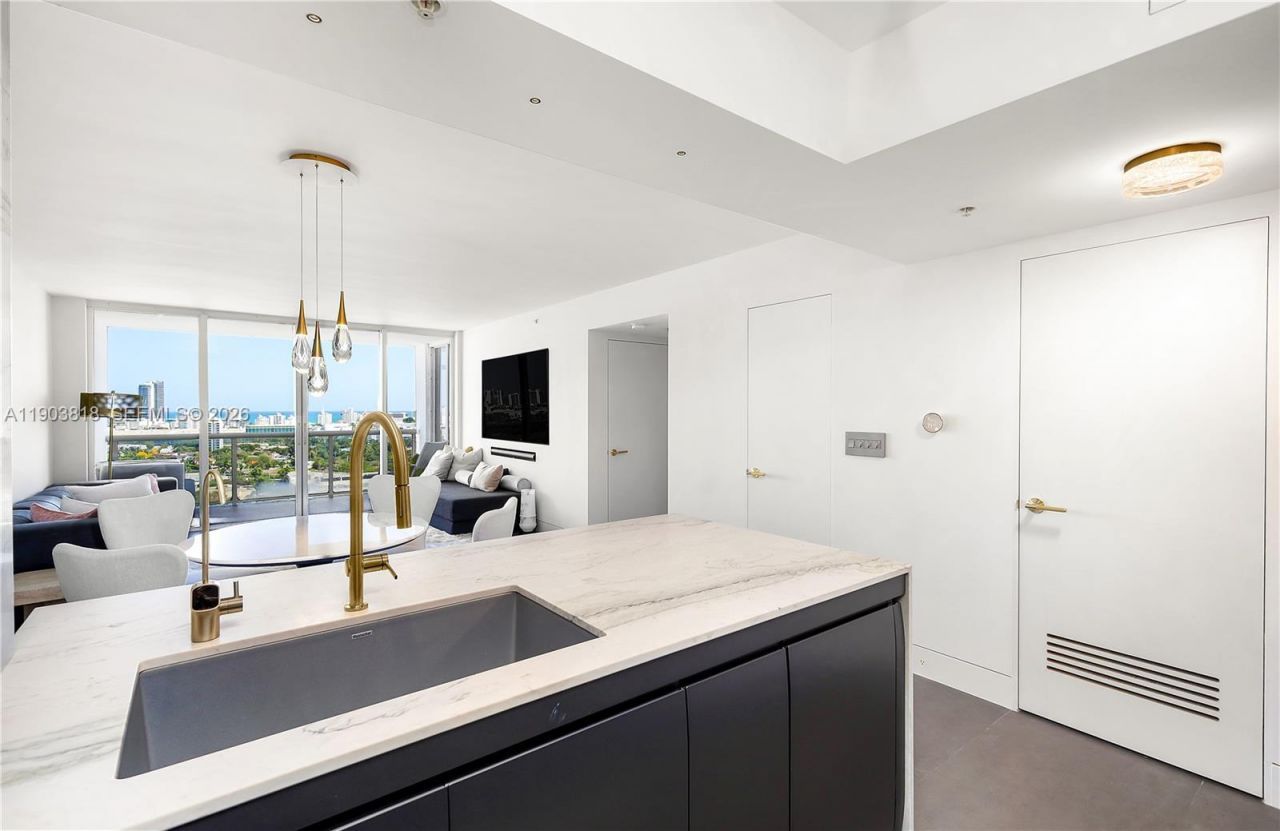 1800 Sunset Harbour Dr, Unit 2105, Miami Beach, FL 33139 Photo