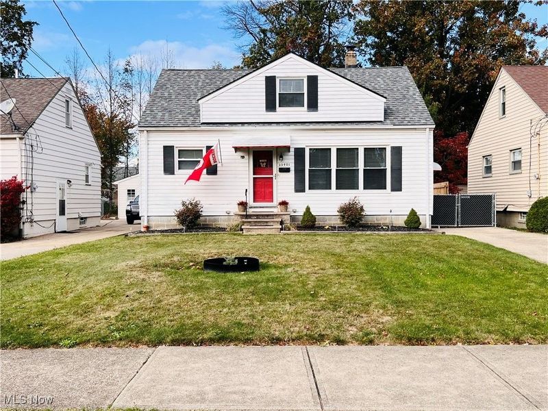 25401 Farringdon Avenue, Euclid, OH 44132 Photo 1