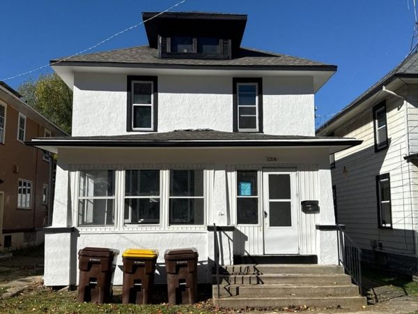 1218 S State Avenue, Freeport, IL 61032