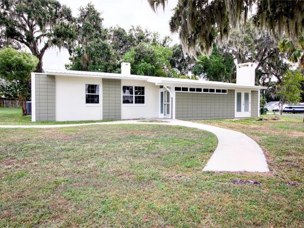 1114 OAK DRIVE, LEESBURG, FL 34748