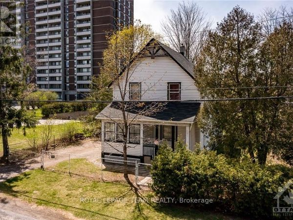 830 High Street, Ottawa, ON K2B6C4