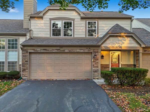 1297 WOODLAKE Drive, Carol Stream, IL 60188