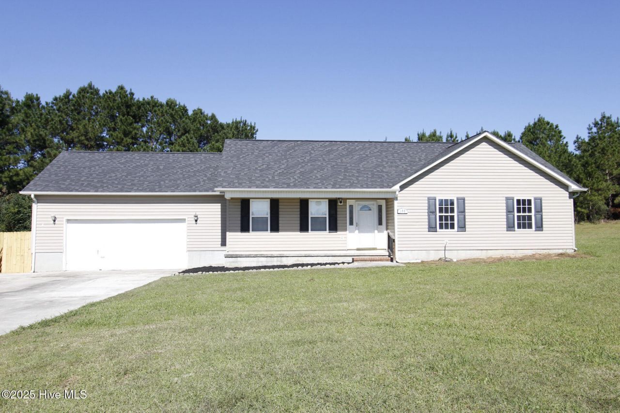 135 Annie Road, Richlands, NC 28574 Main Photo