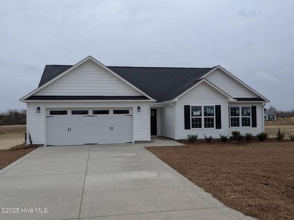 813 Calebs Creek Court, Maysville, NC 28555