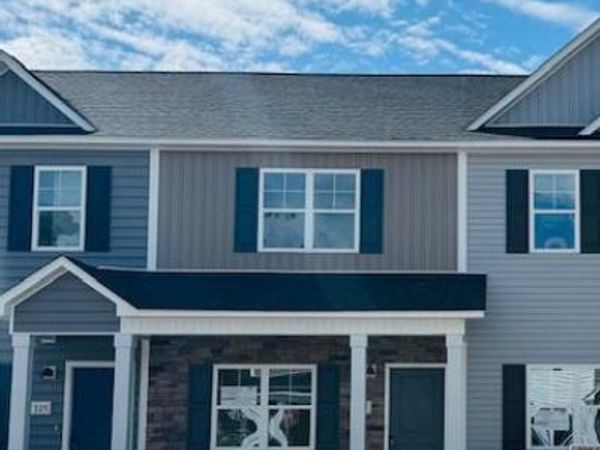 733 Cross Bridge Way, Sneads Ferry, NC 28460