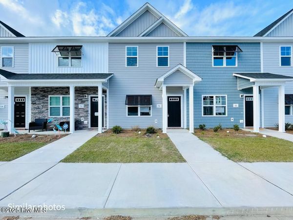 727 Cross Bridge Way, Sneads Ferry, NC 28460