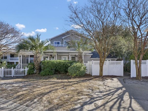 22 Lagoon Drive, Wrightsville Beach, NC 28480