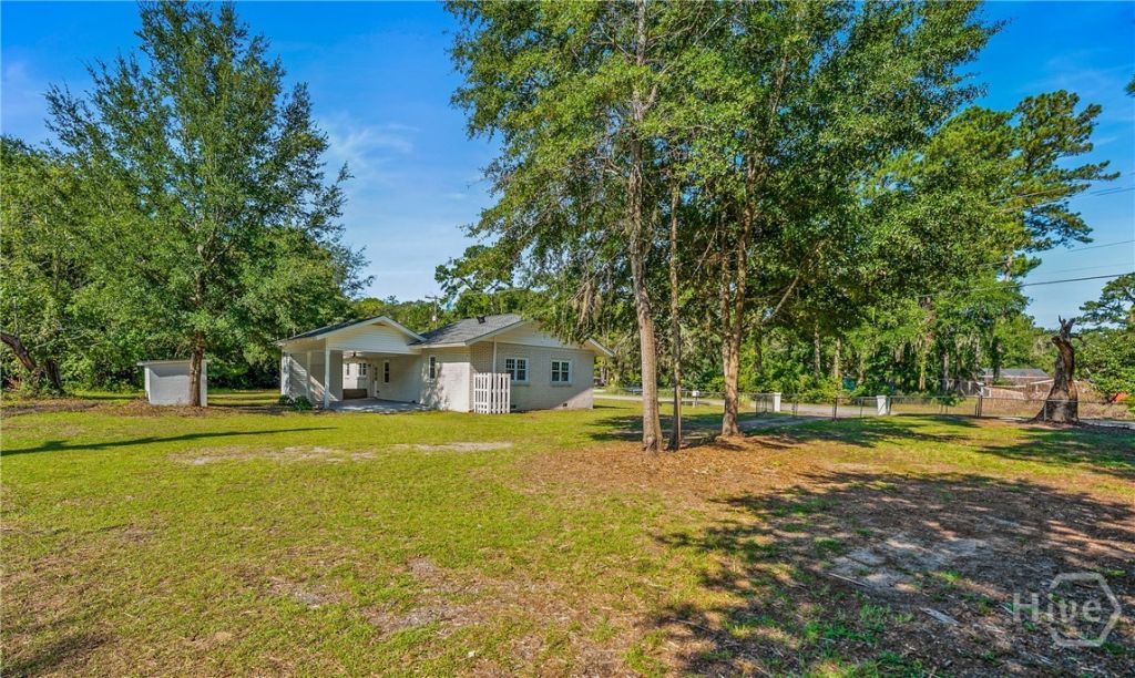 160 Bruce K Smalls Drive Photo 4