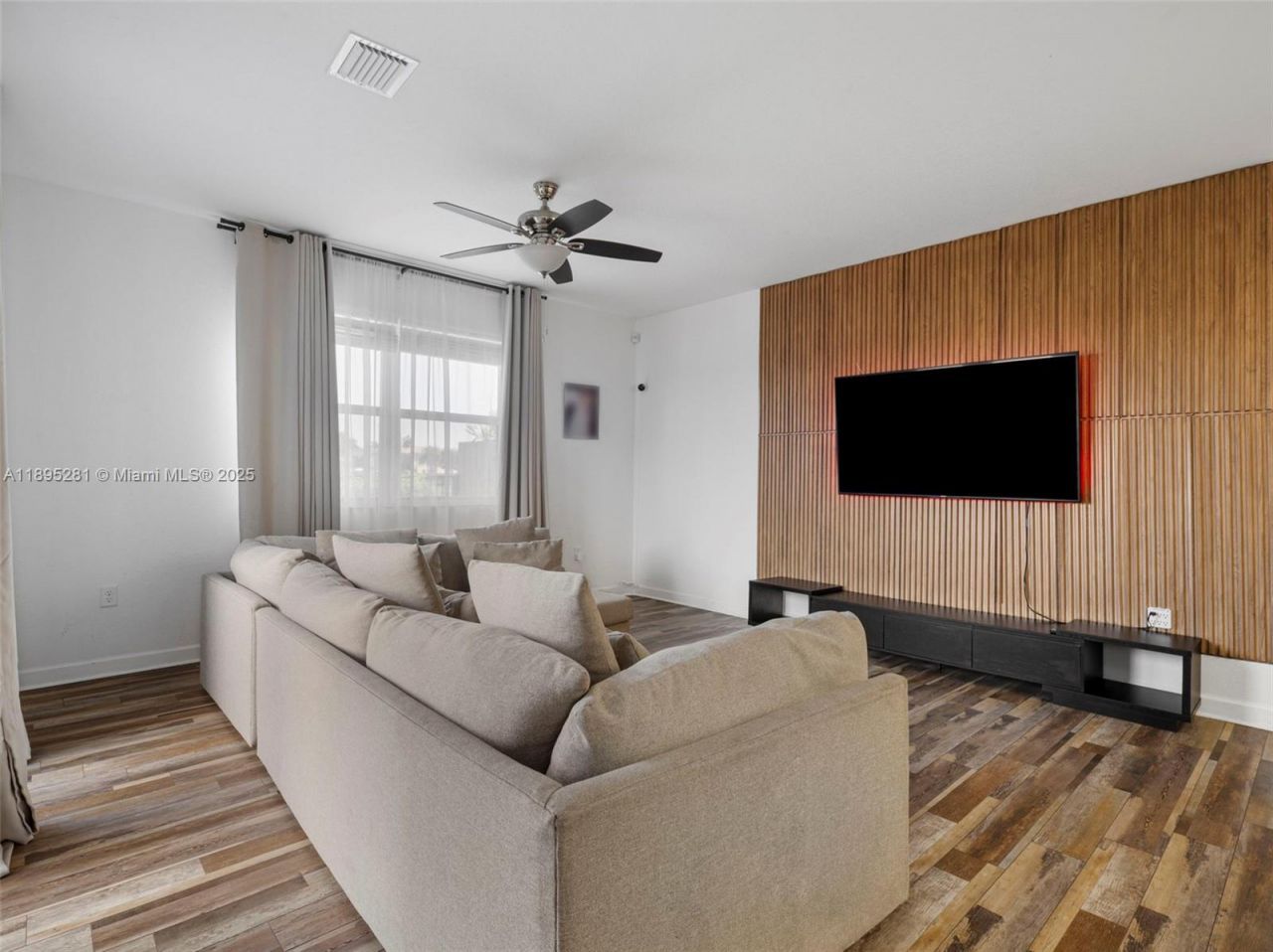 1411 SE 26th Rd, Homestead, FL 33035 Photo