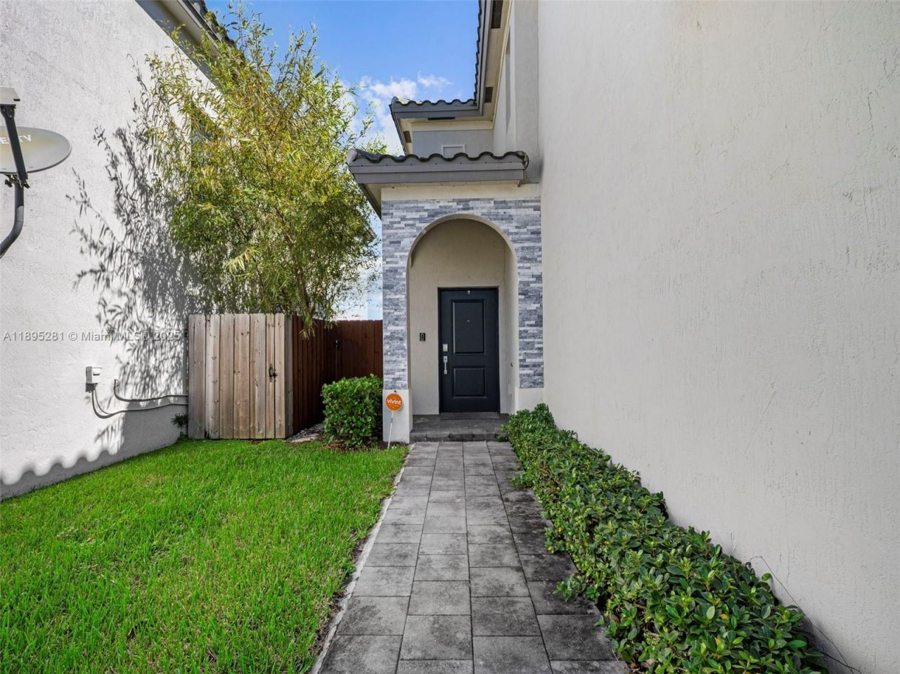 1411 SE 26th Rd, Homestead, FL 33035 Photo