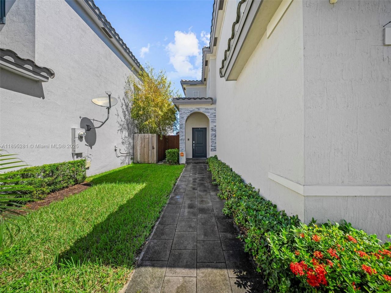 1411 SE 26th Rd, Homestead, FL 33035 Photo