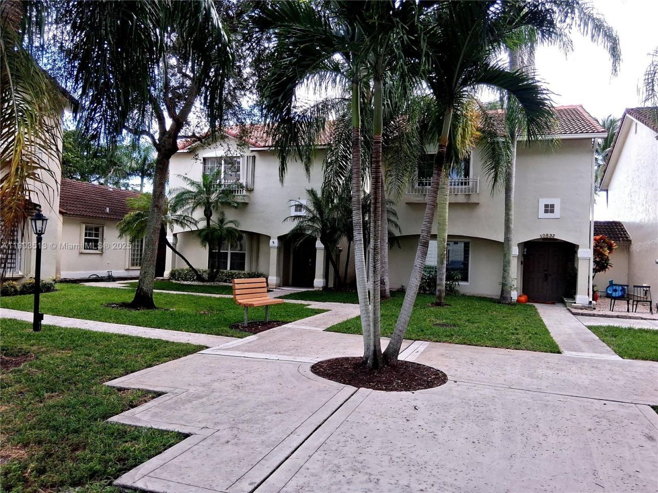 10830 NW 8th St, Pembroke Pines, FL 33026 Photo