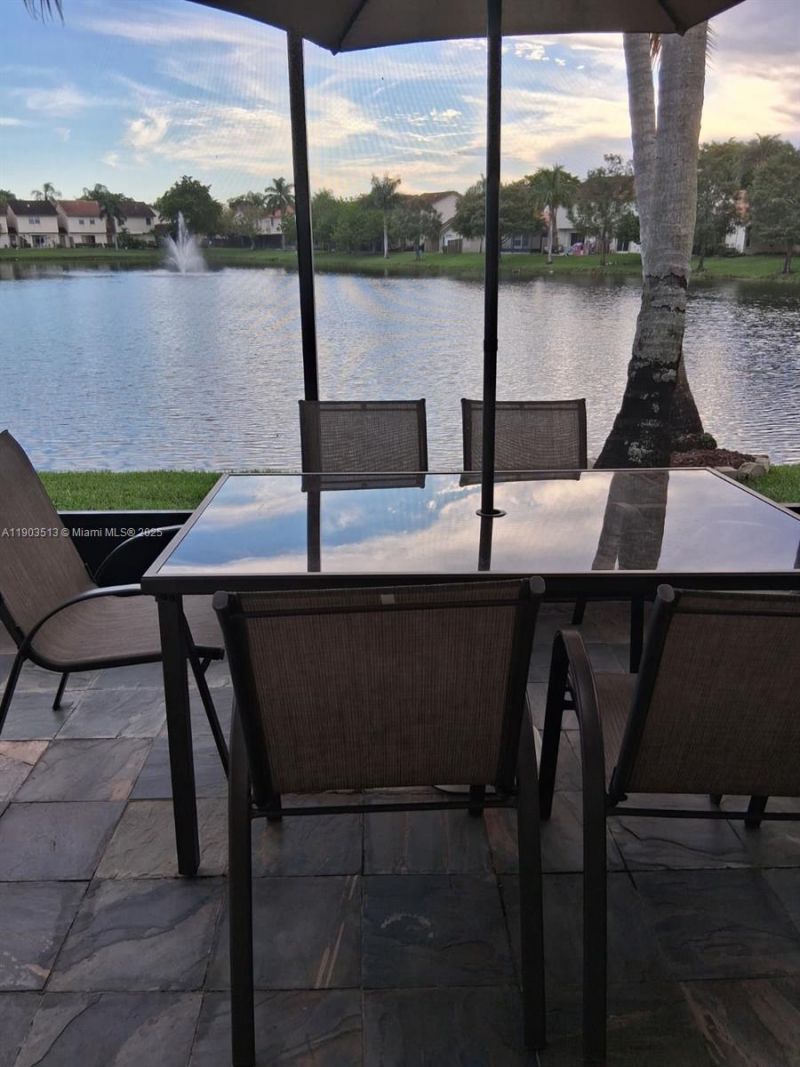 10830 NW 8th St, Pembroke Pines, FL 33026 Photo