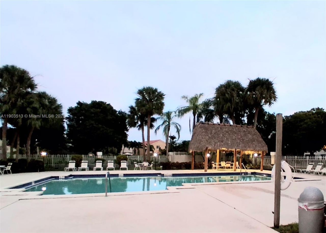 10830 NW 8th St, Pembroke Pines, FL 33026 Photo