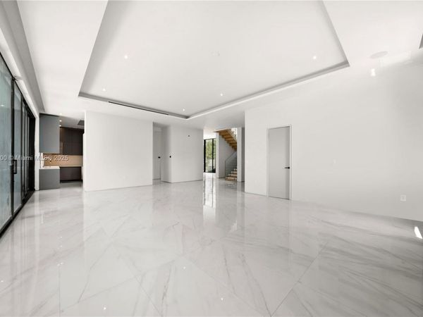 4430 Nautilus Dr, Miami Beach, FL 33140