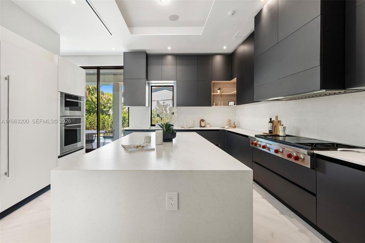 4430 Nautilus Dr, Miami Beach, FL 33140 Photo