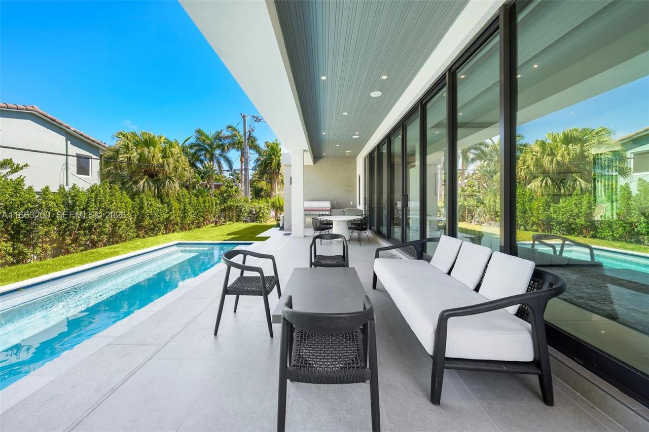 4430 Nautilus Dr, Miami Beach, FL 33140 Photo