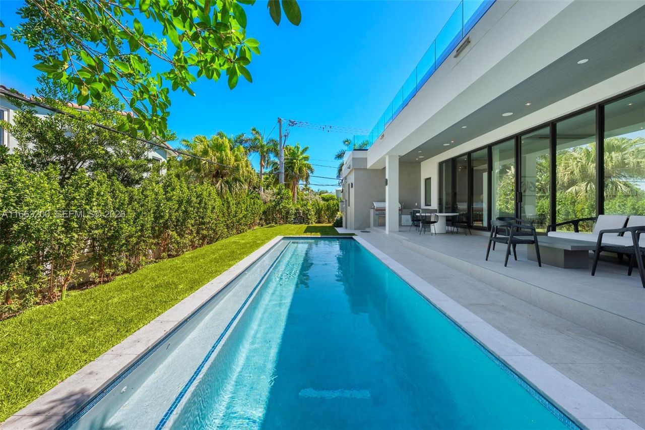 4430 Nautilus Dr, Miami Beach, FL 33140 Photo