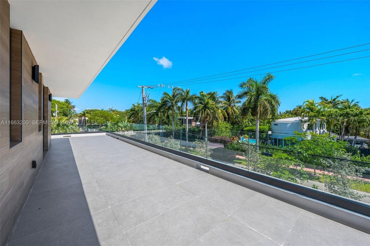 4430 Nautilus Dr, Miami Beach, FL 33140 Photo