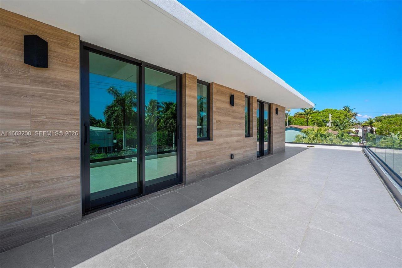 4430 Nautilus Dr, Miami Beach, FL 33140 Photo