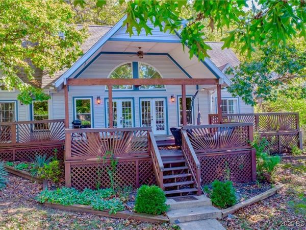 699 Swaying Oak Drive, Roach, MO 65787