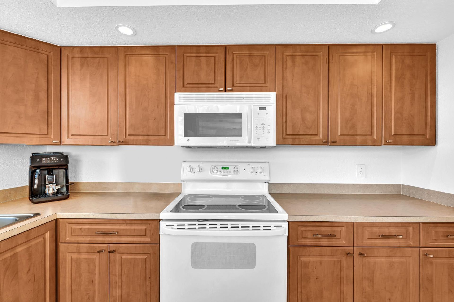 3 Colonial Club Drive, Unit 300, Boynton Beach, FL 33435 Photo