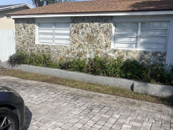 5706 Candlewood Avenue, Mangonia Park, FL 33407