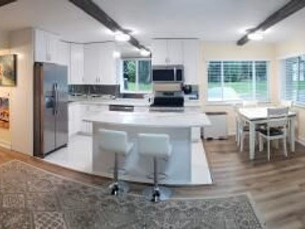 2020 Lake Osborne Drive, Unit 10, Lake Worth, FL 33461