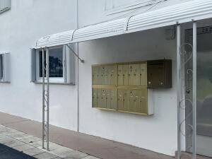 2020 Lake Osborne Drive, Unit 10, Lake Worth, FL 33461 Photo