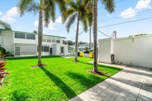 2020 Lake Osborne Drive, Unit 10, Lake Worth, FL 33461 Photo